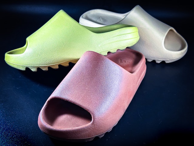How to Clean Yeezy Slides for Long-Lasting Freshness – Ultimate Guide